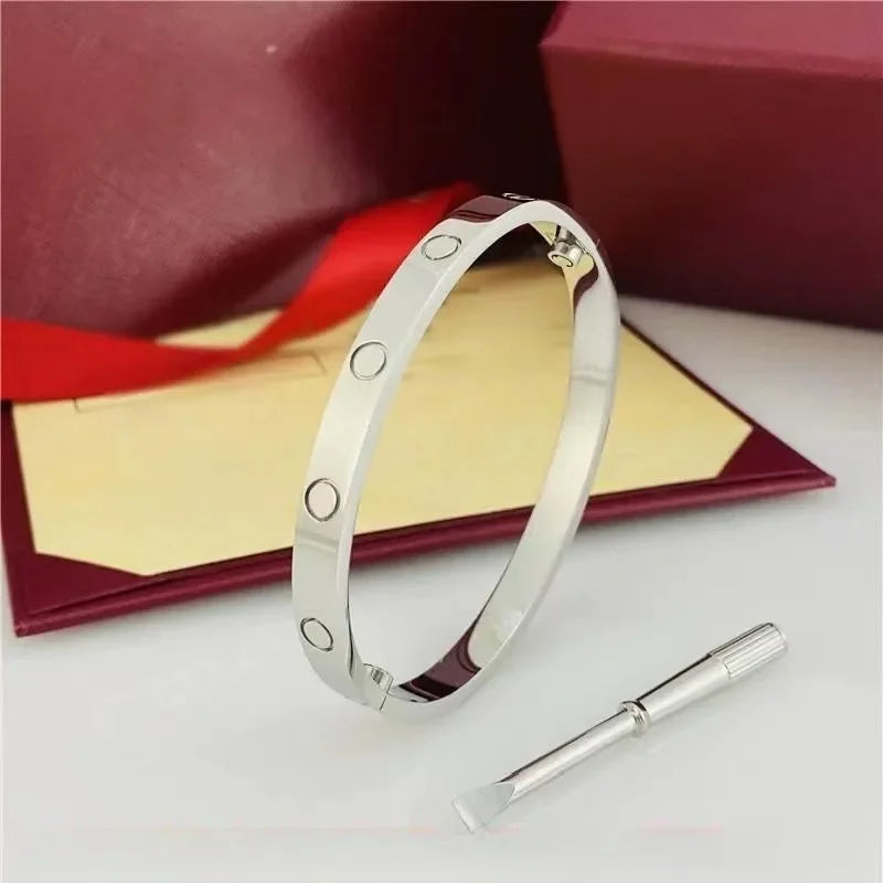 Electroplated 18k Titanium Steel Luxury Love Bracelet