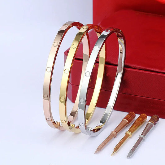 Electroplated 18k Titanium Steel Luxury Love Bracelet